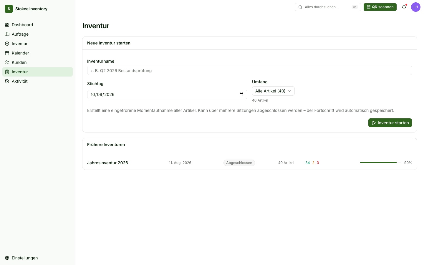 Stokee-Inventory-Inventurseite: neue Inventur mit Name, Stichtag und Umfang starten, darunter eine abgeschlossene Jahresinventur 2026 bei 90 Prozent.